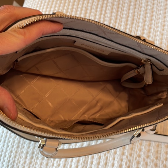 Michael Kors - Bedford Legacy Medium Pebbled Leather Dome Satchel Handbag - Picture 7 of 9